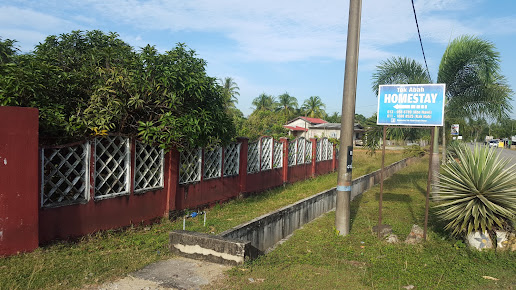 Three-Bedroom Suite Homestay Tok Abah